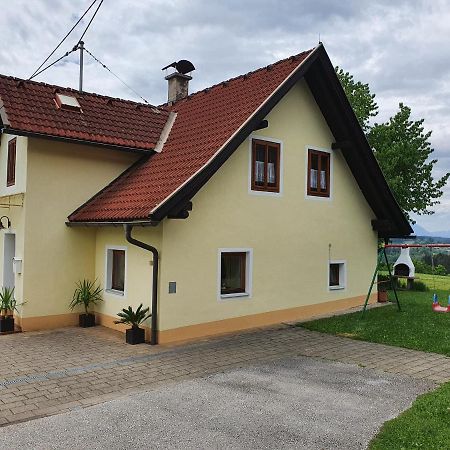 Charmantes Ferienhaus In Bester Lage Keutschach am See Extérieur photo