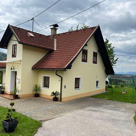 Charmantes Ferienhaus In Bester Lage Keutschach am See Extérieur photo