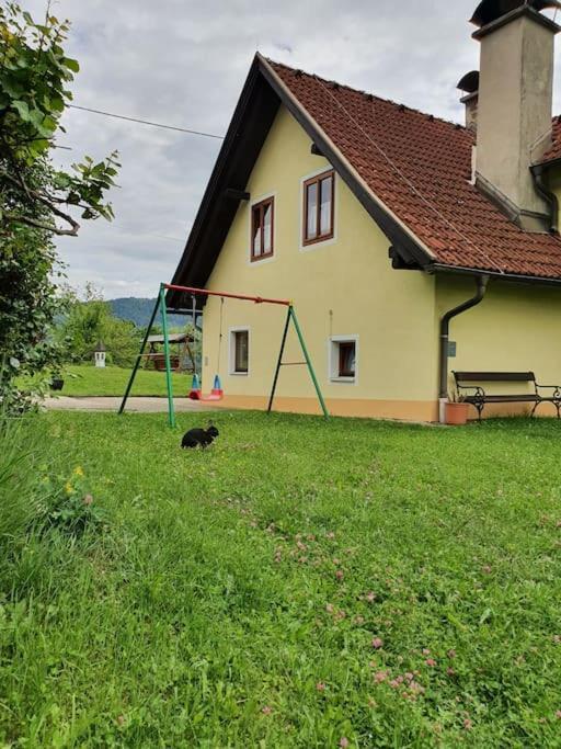 Charmantes Ferienhaus In Bester Lage Keutschach am See Extérieur photo