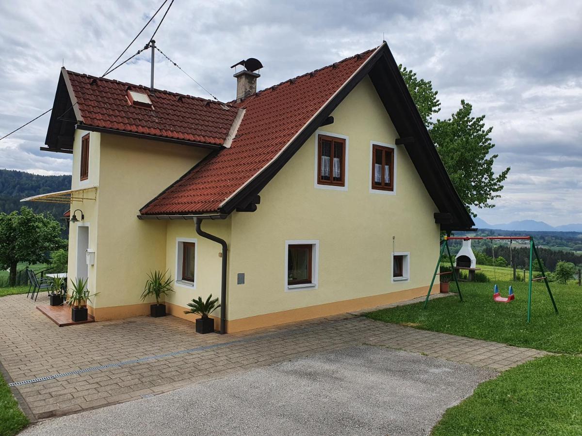 Charmantes Ferienhaus In Bester Lage Keutschach am See Extérieur photo