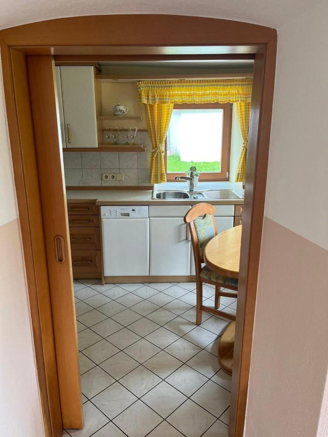 Charmantes Ferienhaus In Bester Lage Keutschach am See Extérieur photo