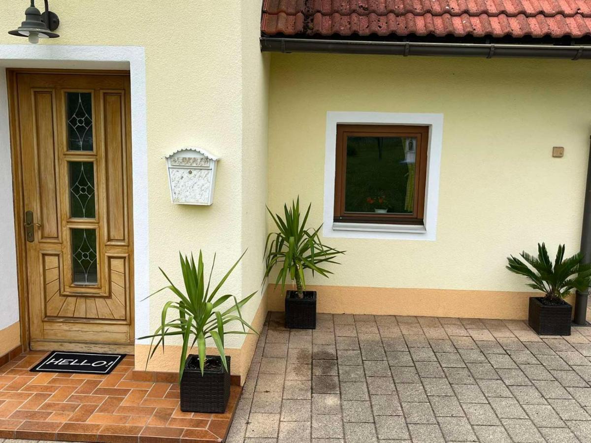 Charmantes Ferienhaus In Bester Lage Keutschach am See Extérieur photo