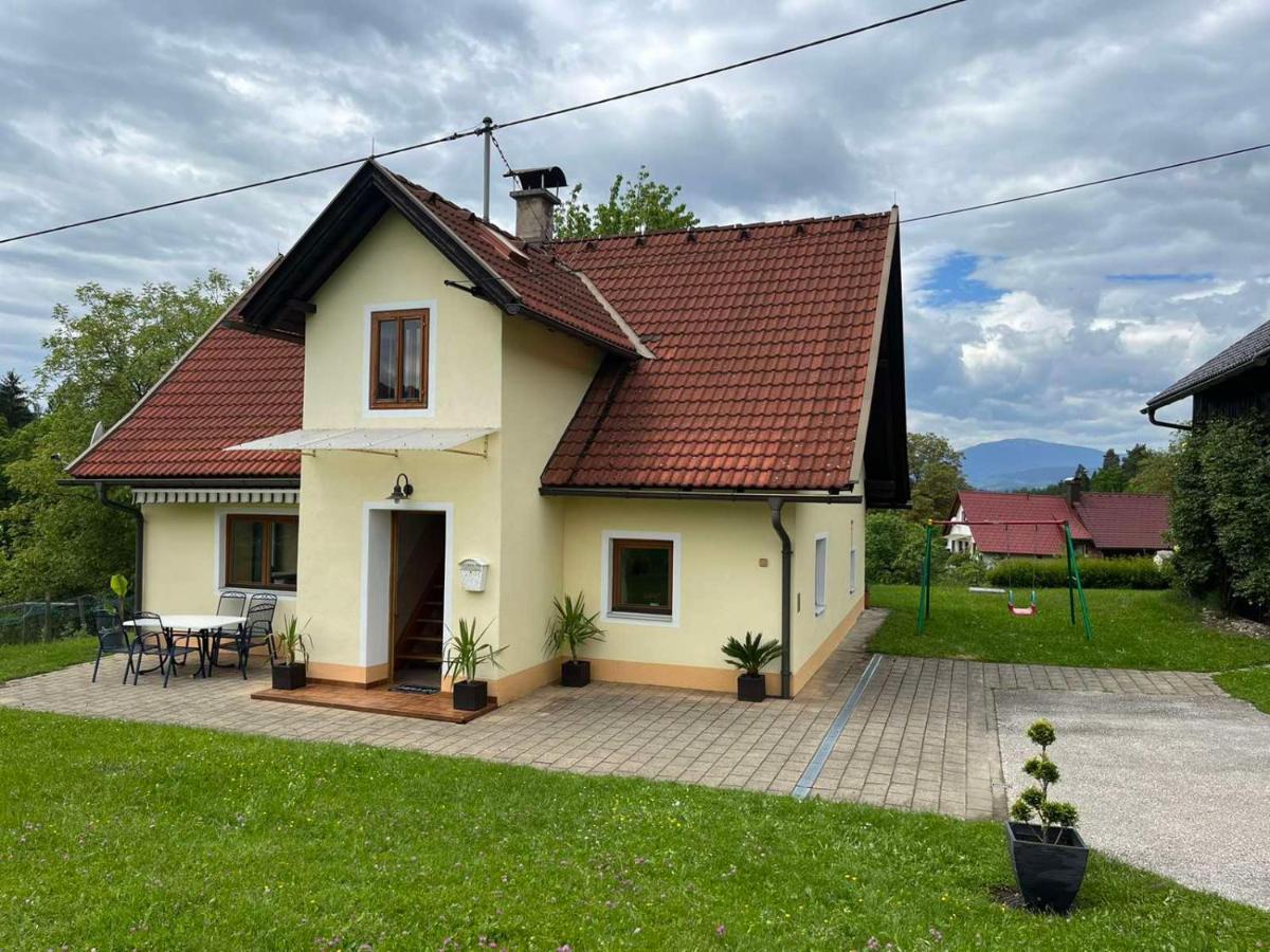 Charmantes Ferienhaus In Bester Lage Keutschach am See Extérieur photo